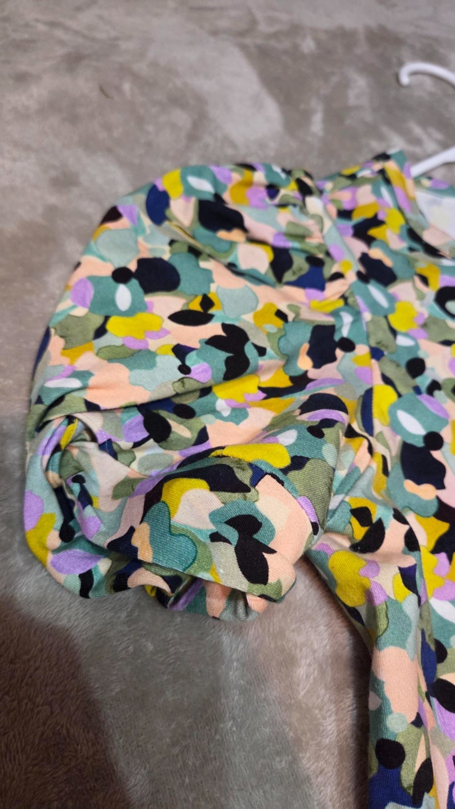 Tyler Böe Women’s Floral Print Puff Sleeve Top Size Medium Short Sleeve Blouse