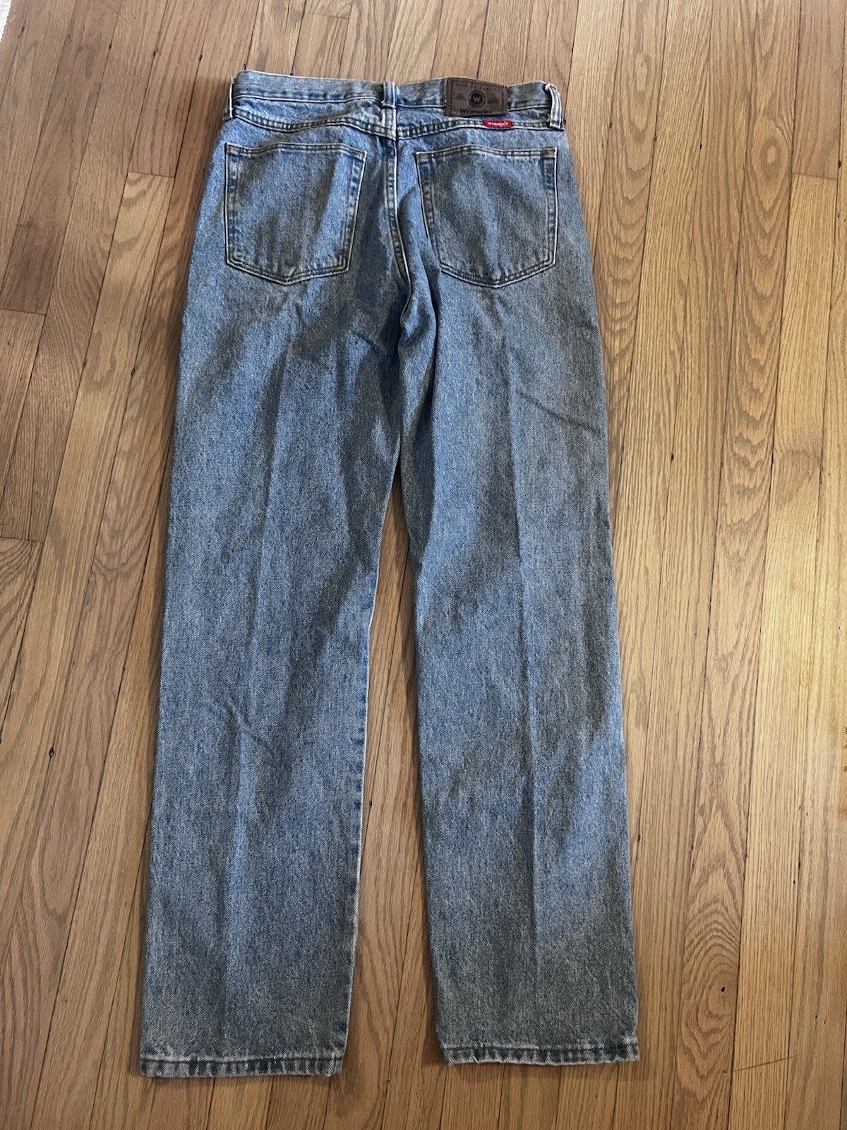 Wrangler Authentic Jeans Men’s 32×32 Light Wash Straight Leg Denim Pants