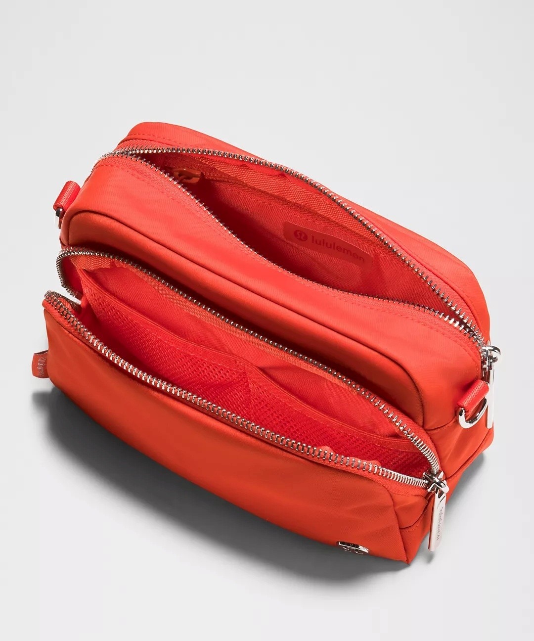 Everywhere Crossbody Bag 2L Metal Hardware