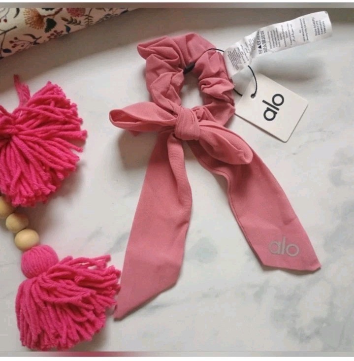 USA SELLER! Alo Yoga Love Knot hair Ties Pink Smoky Quartz