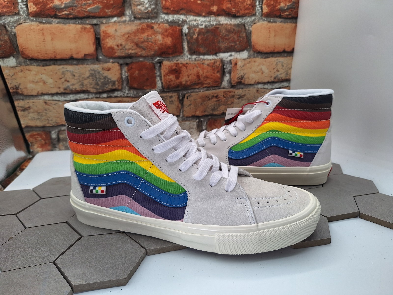 Vans Skate Sk8-Hi Top Pride Men Sz 9 White Rainbow LGBTQ+ Sneaker Parade Shoe