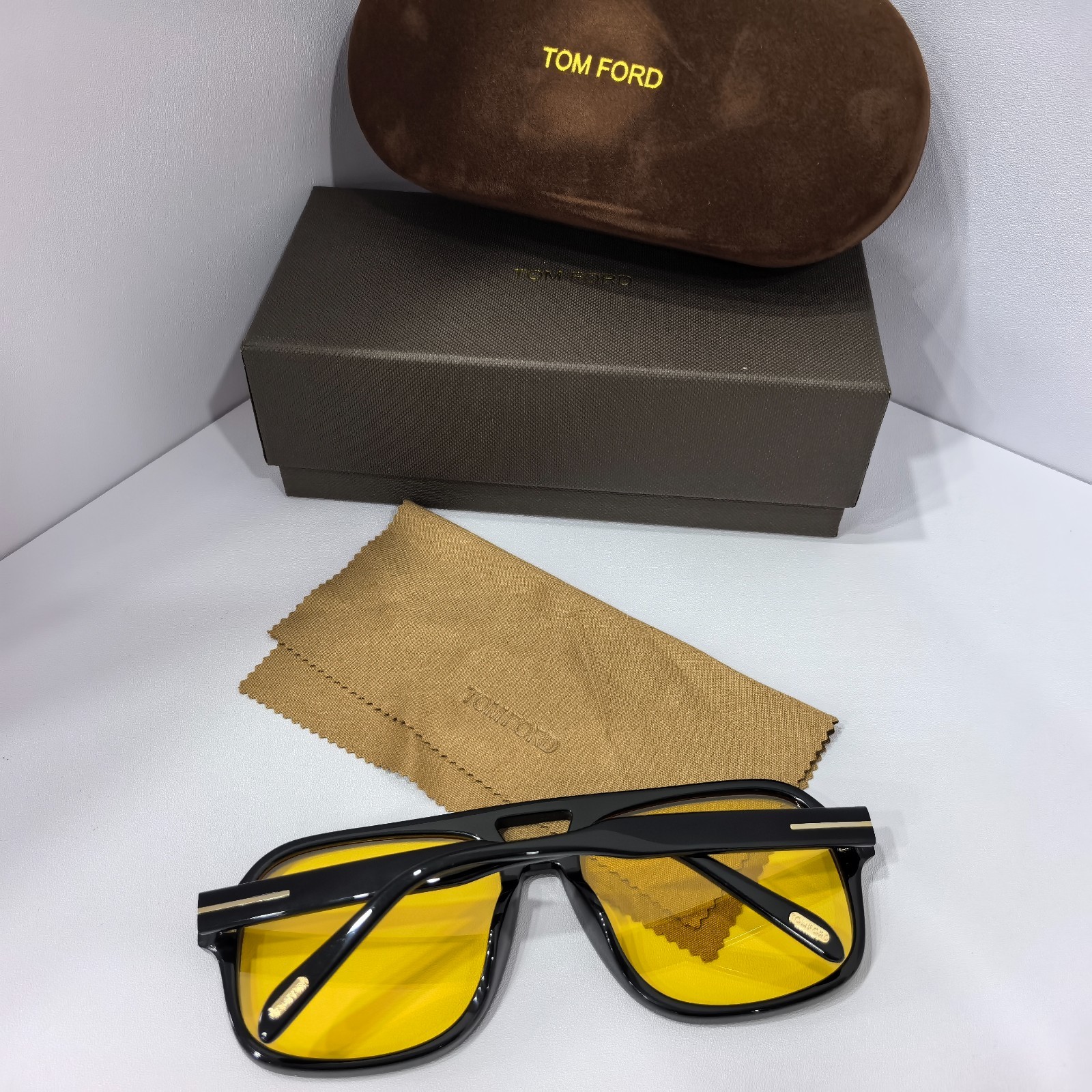 Tom Ford New Classic Designer Yellow Sunglasses Unisex TF884 02A