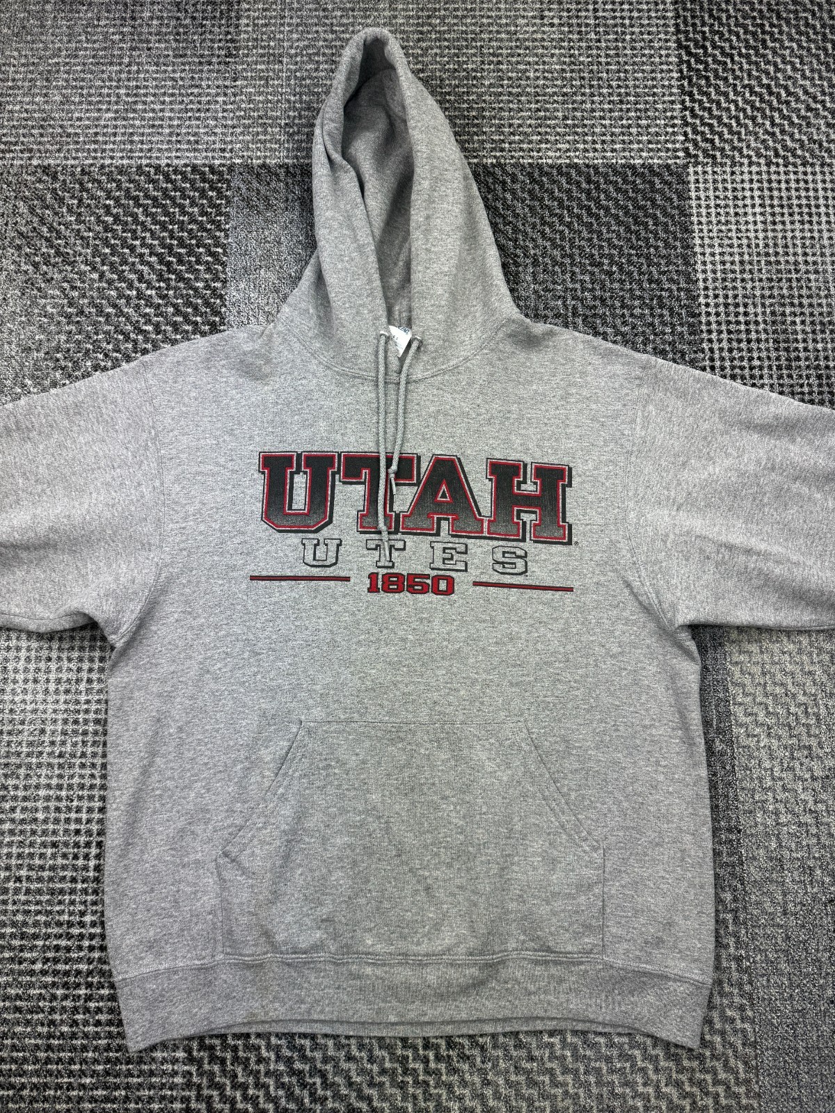 Utah Utes Graphic Grey Unisex- Large Hoodie Cotton Blend Machine Washable