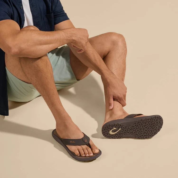 OLUKAI Men’s ‘Ohana Summer Beack Deck Sandals Boat Flip Flops DARK JAVA/RAY
