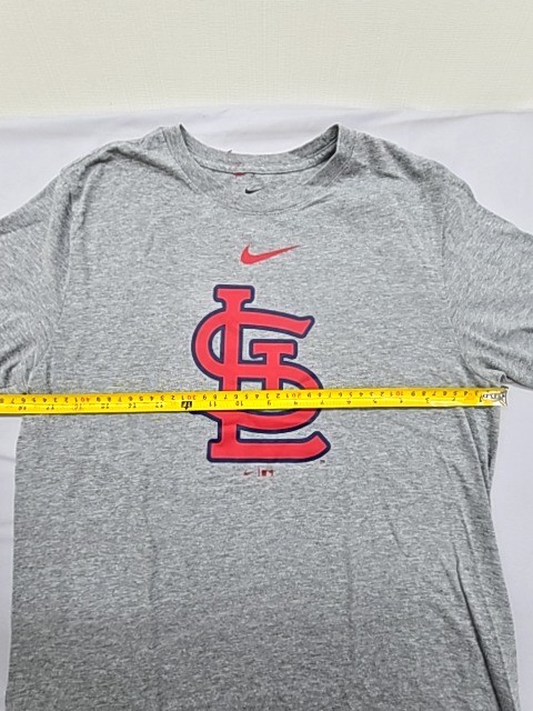 Nike Mens T Shirt Grey The Nike Tee Size S Regular Fit