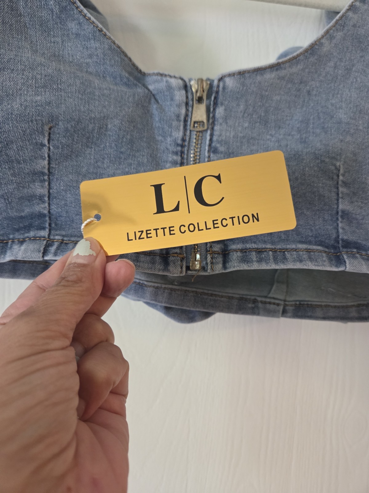 L/C LIZETTE Womens Blue Denim Low Cut Top Rose Accents Zip Back Stretch S/M Rare