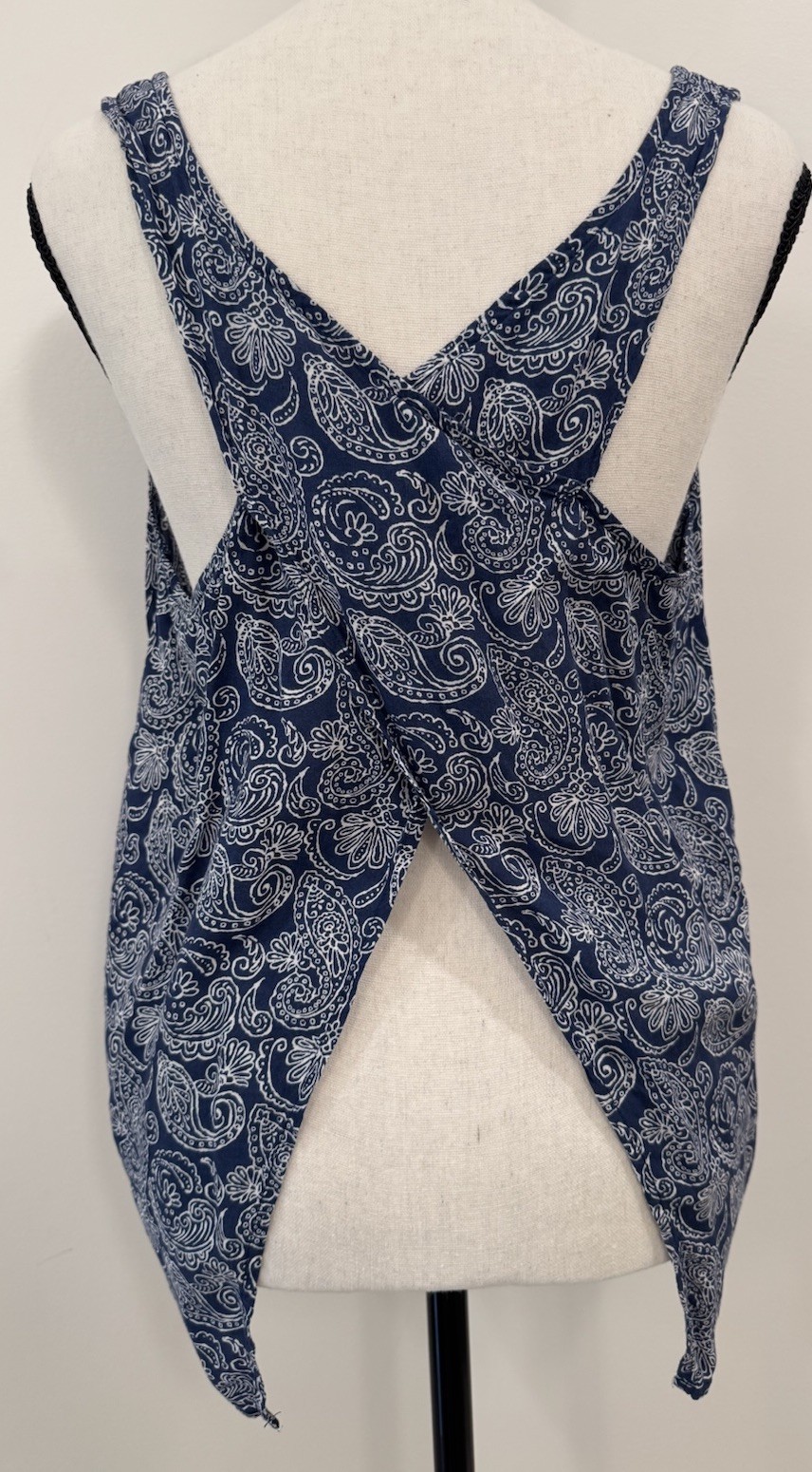 Gap Blue Paisley Cross Back Tank Top Womens S 100% Viscose Sleeveless Boho