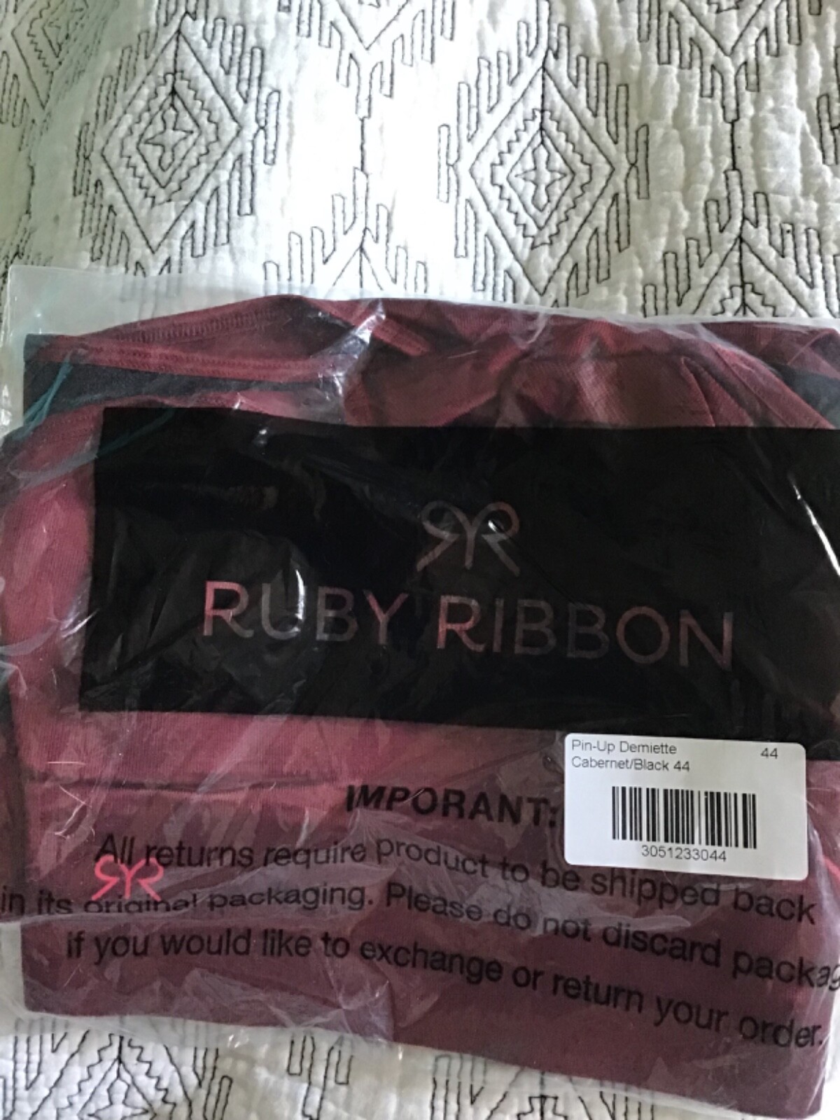RUBY RIBBON PIN UP DEMIETTE #3051 NEW!