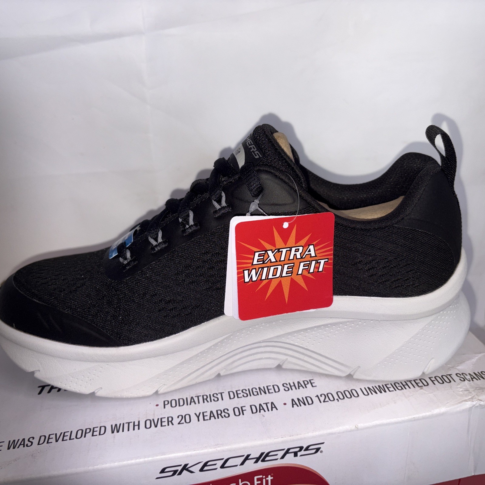 Skechers Arch Fit X Wide 232502WW/BKW Machine Washable And Extra wide.