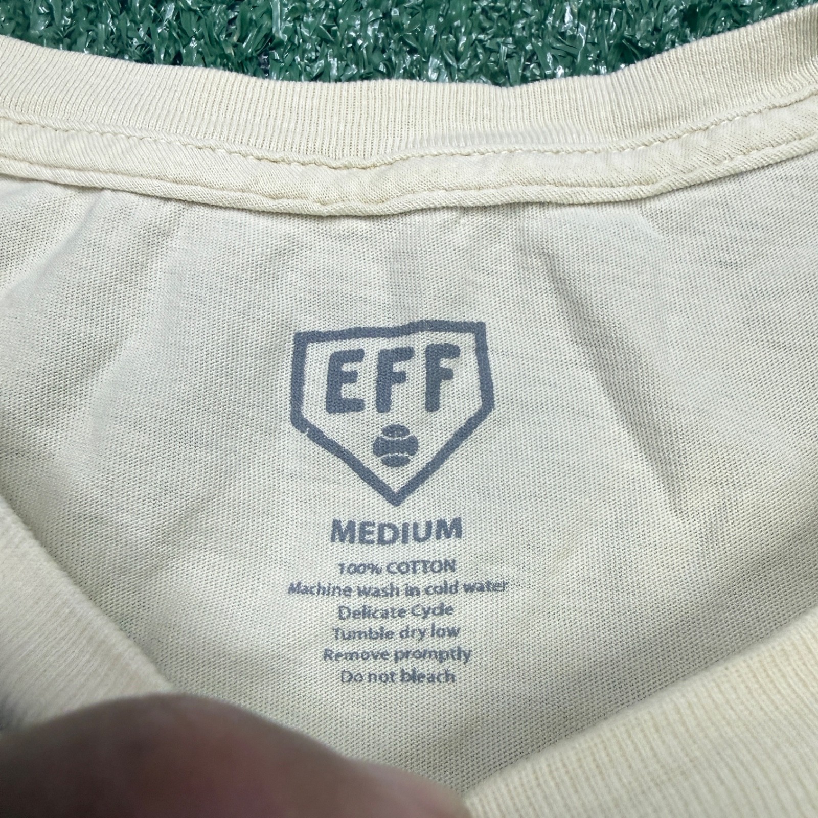 EBBETS FIELD FLANNELS Graphic T Shirt Men’s Size M White Hartford Chief Tee