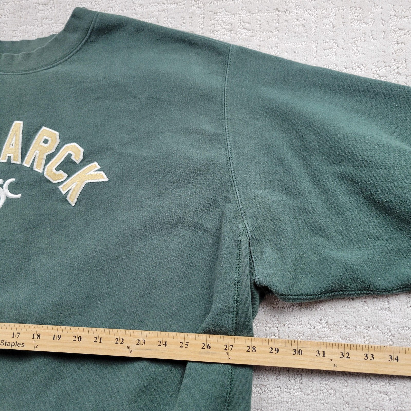 Bismarck BYC Sweatshirt Mens XL Green Embroidered City Graphic Pullover