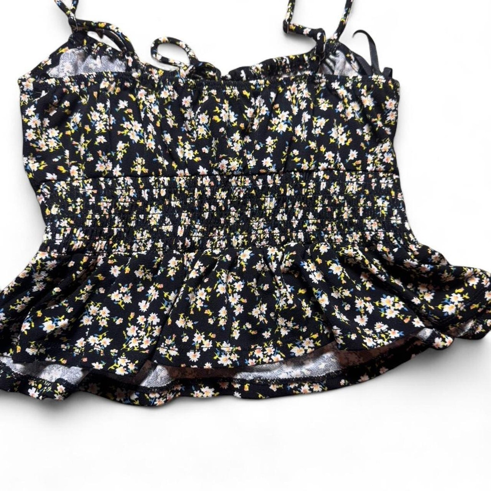 Black floral forever 21 tank top, spaghetti strap, ruffle bottom, excellent con