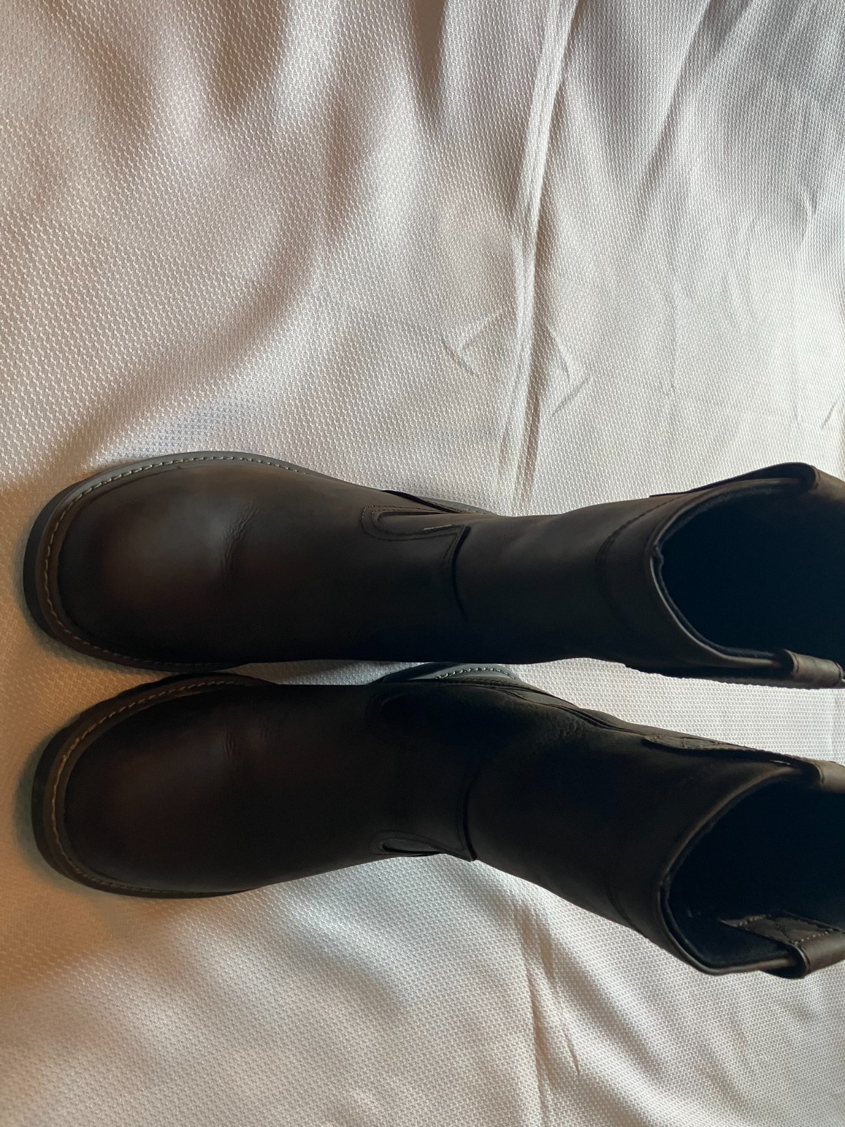 Men’s Wolverine leather pull up work boots, sz 10, worn 3 times.