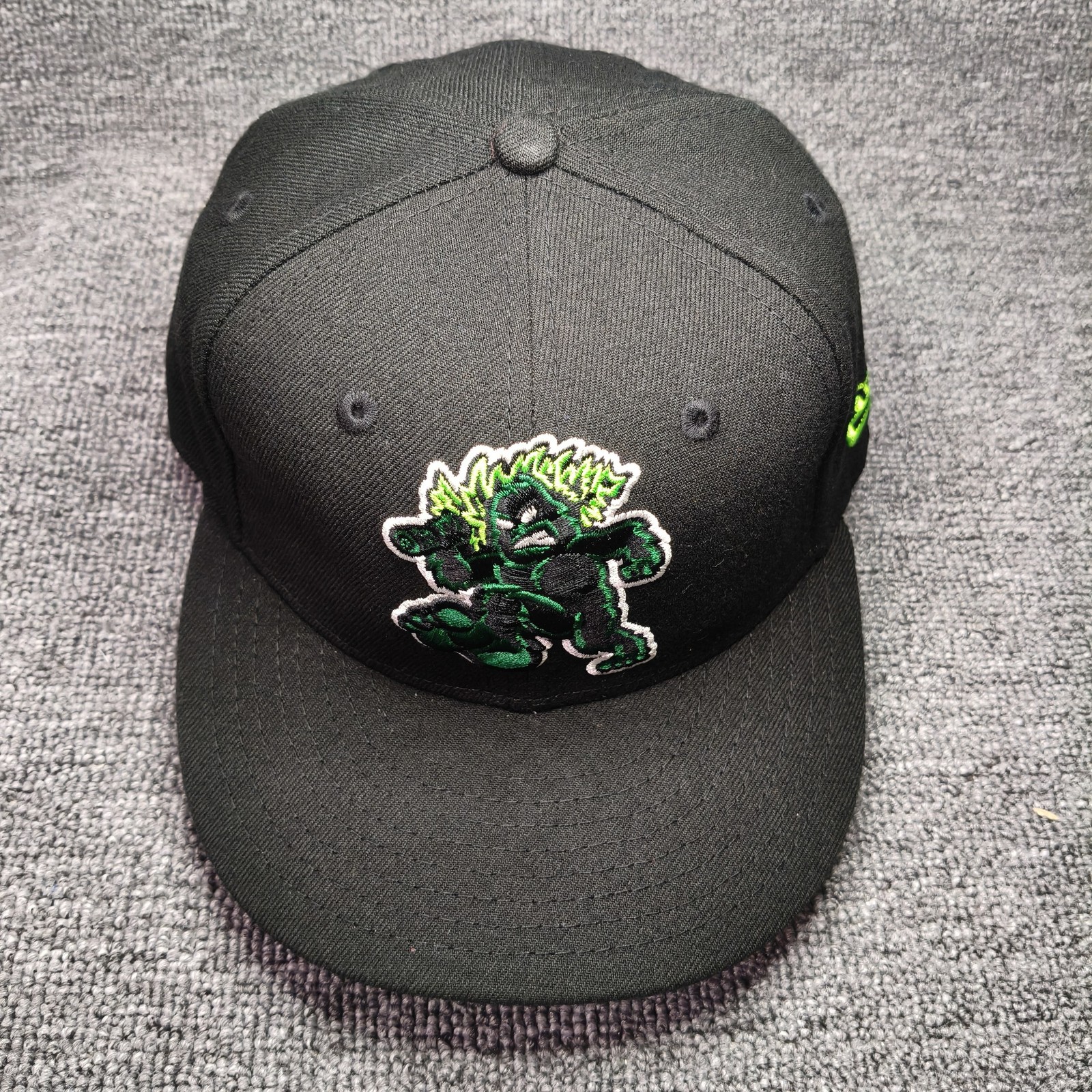 New Era Minor League 59FIFTY Fitted Black Size 7 Mascot Cap