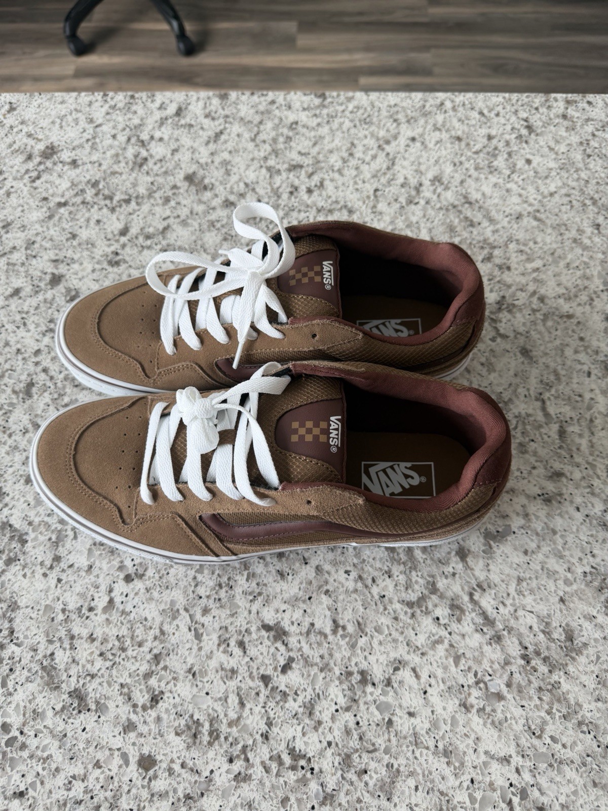 VANS Mens Suede Low-Top Lace-Up Sneakers Brown/White US 11.5 Model 500714