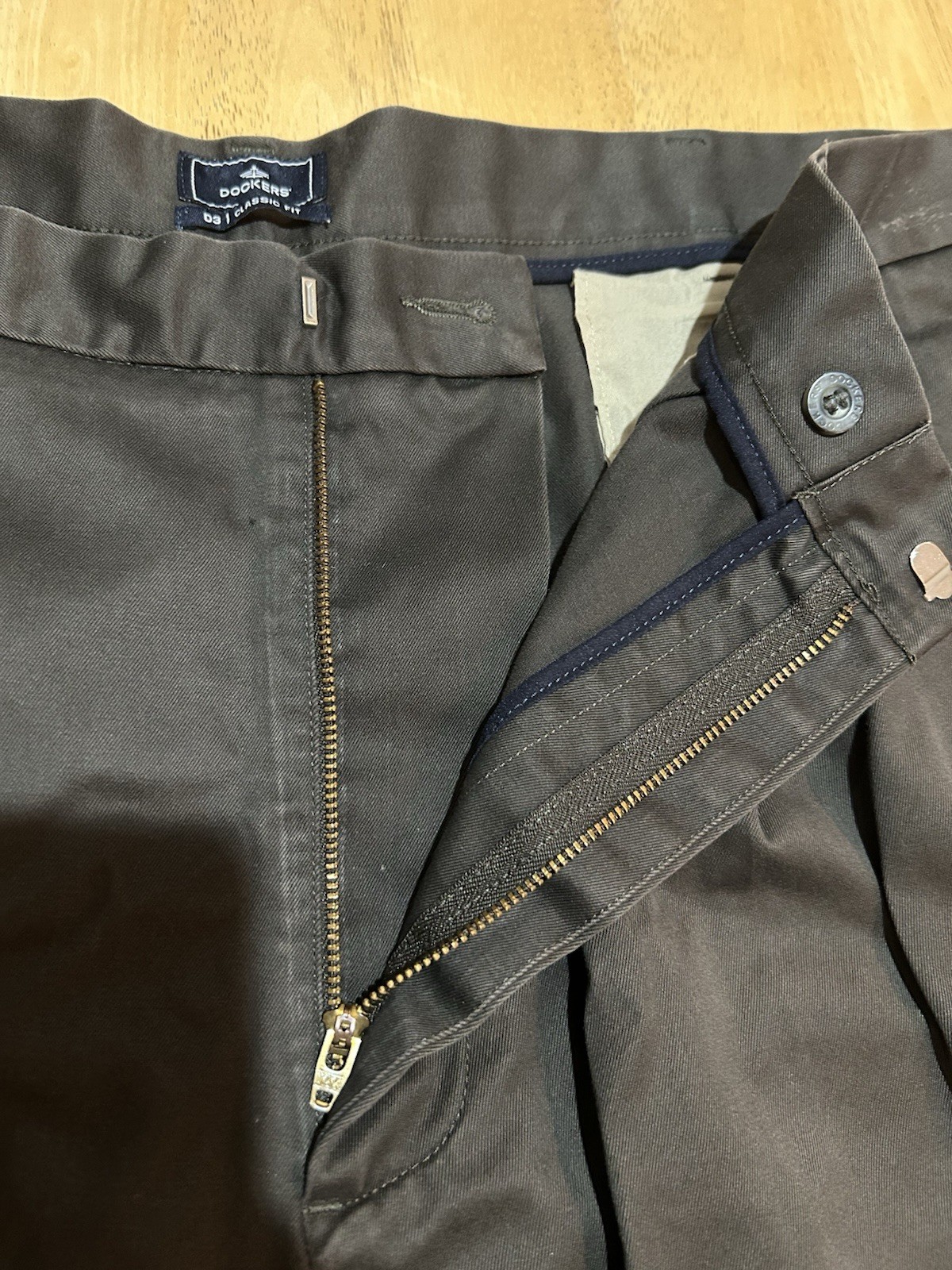Dockers D3 Men’s Gray Classic Fit Pleated Straight Leg Cotton Twill 42W