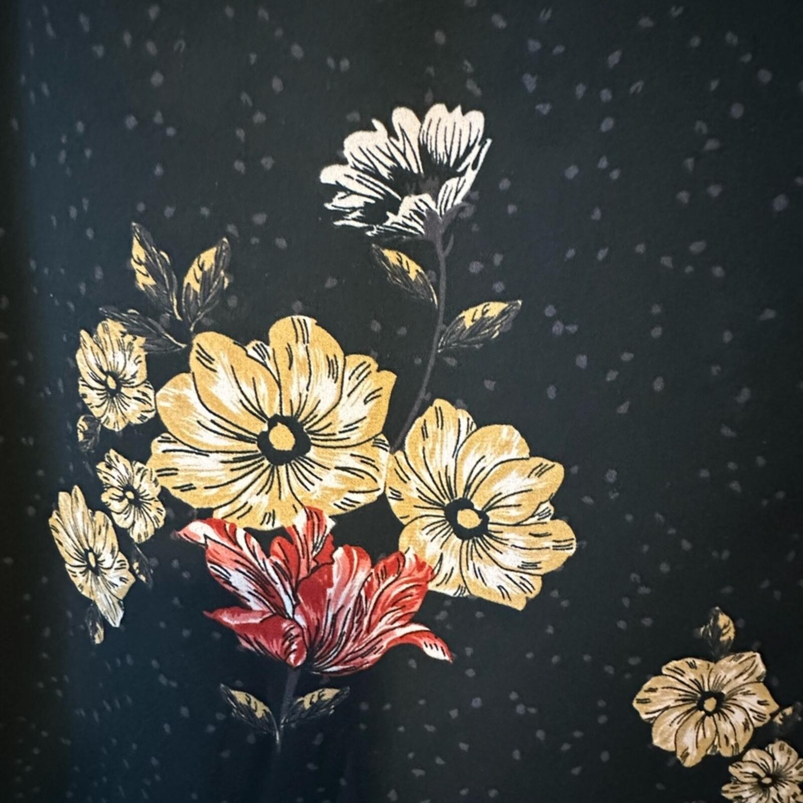 Maurice’s Floral Black Women’s Top Size Small Black Gold Pink