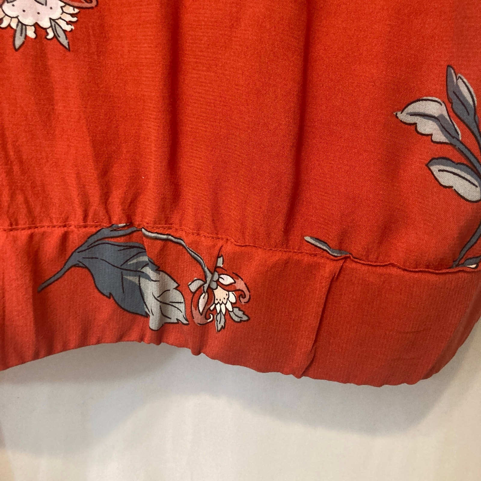 Loft Red Floral Tie Short Sleeves Waist Crossover V-Neck Blouse Top Medium