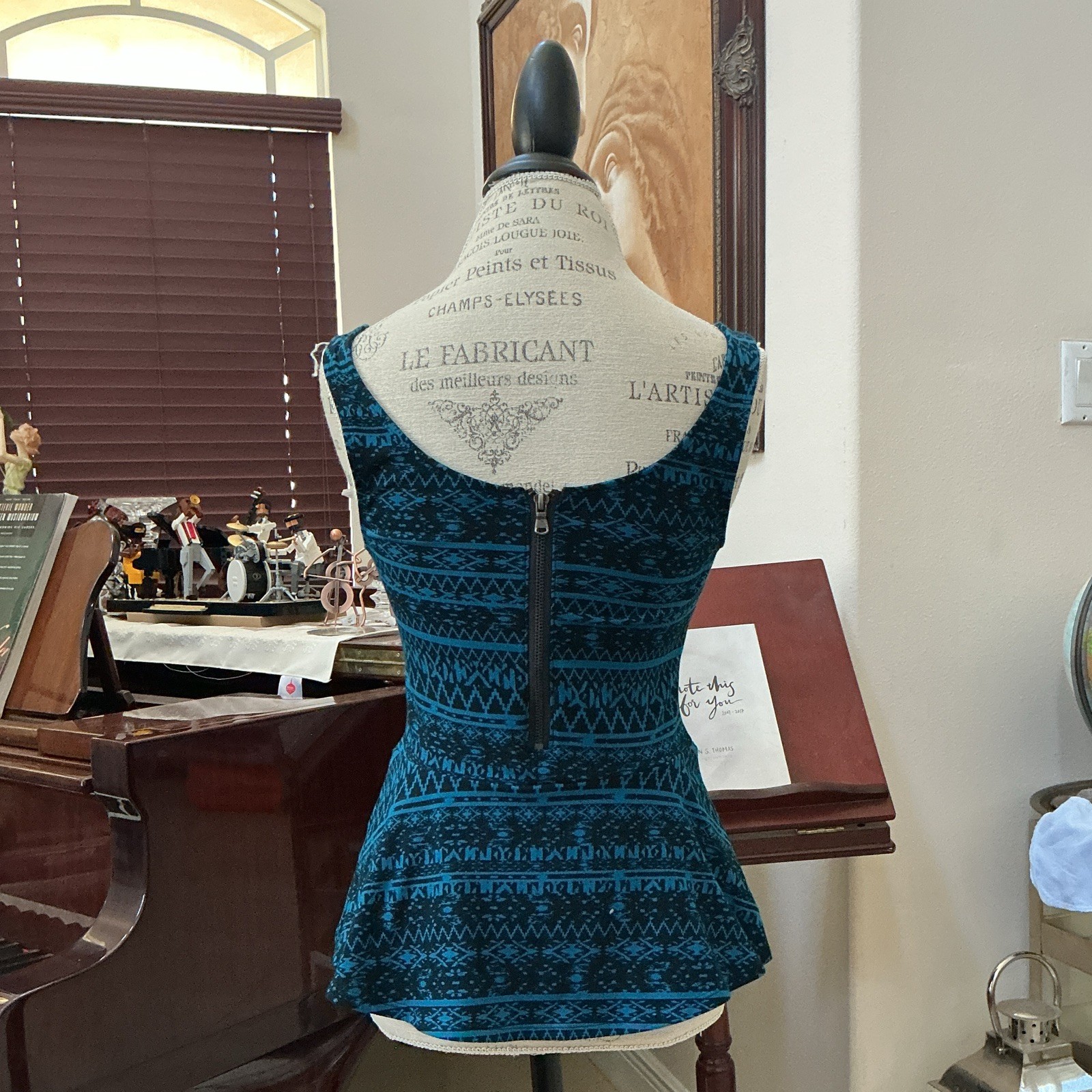 Express Blue/Black Geometric Peplum Tank Top Scoop Neck Zip, Women’s Med, BNWT