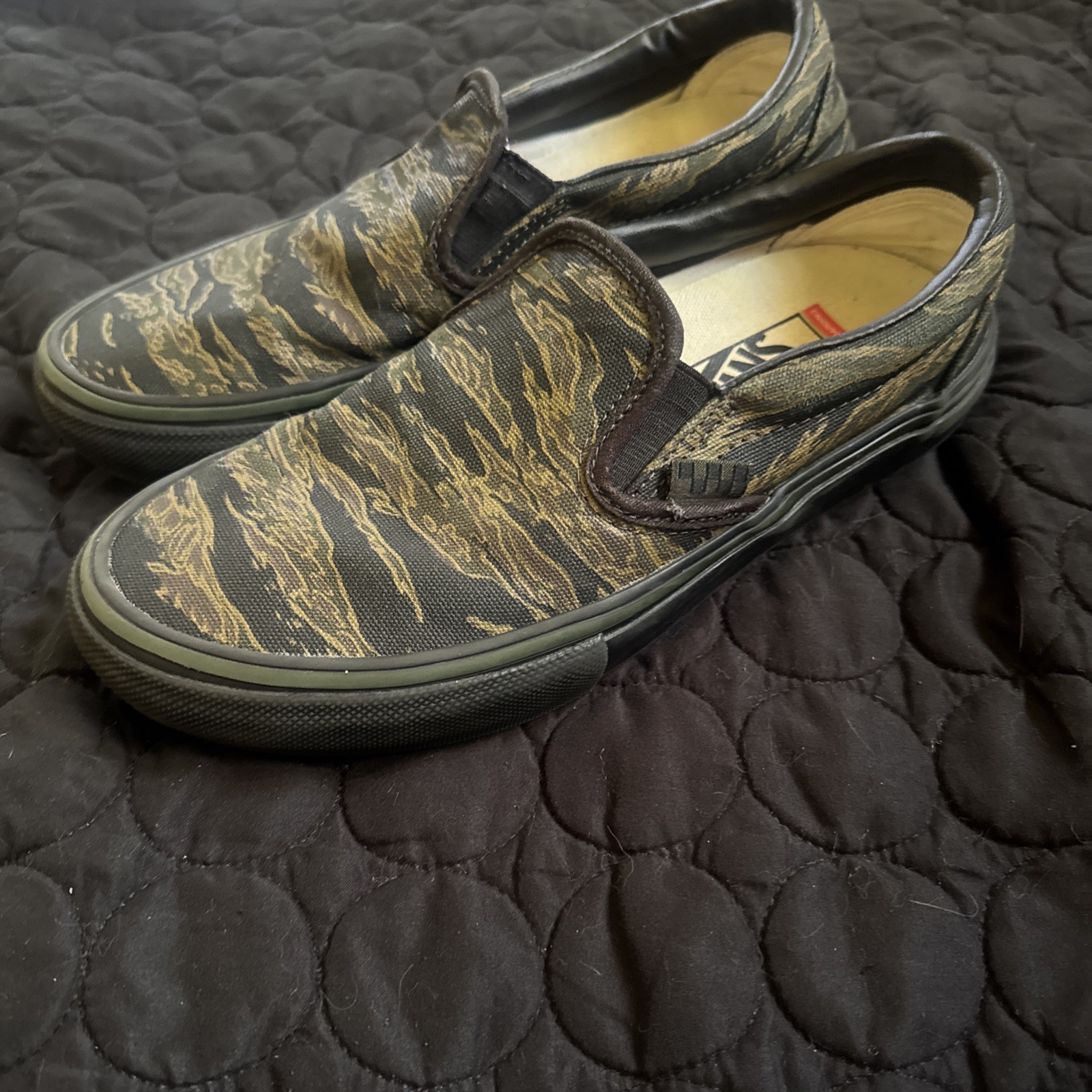 MENS VANS SLIP ON TIGER CAMO SIZE 6.5 PROFESSIONAL SKATE SHOES