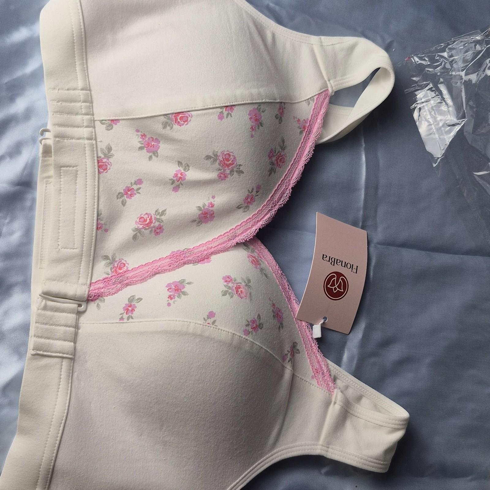 Fiona Bra with extra support for Seniors front closure