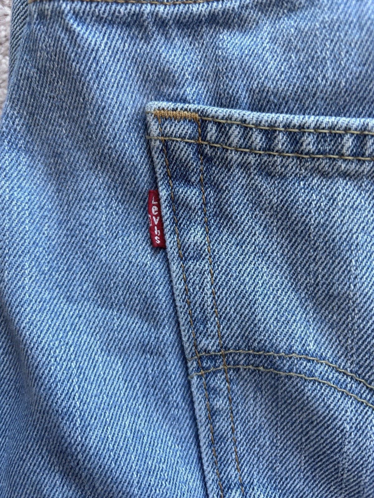 2008 Levi’s 550 Men’s Light Wash Denim Blue Jeans 33×32