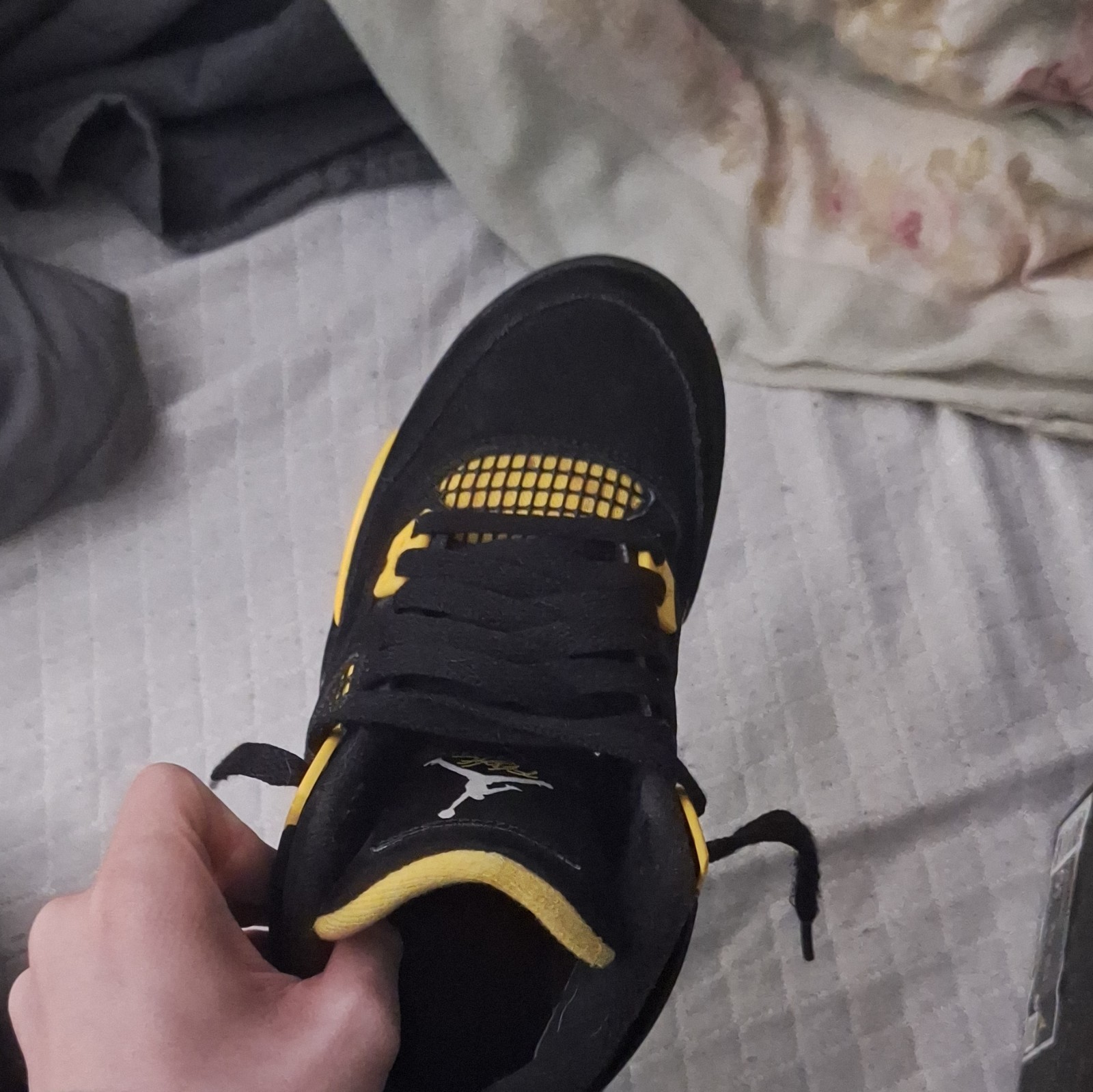 Jordan Air Jordan 4 Retro Thunder Black/Yellow Men’s Basketball Sneakers