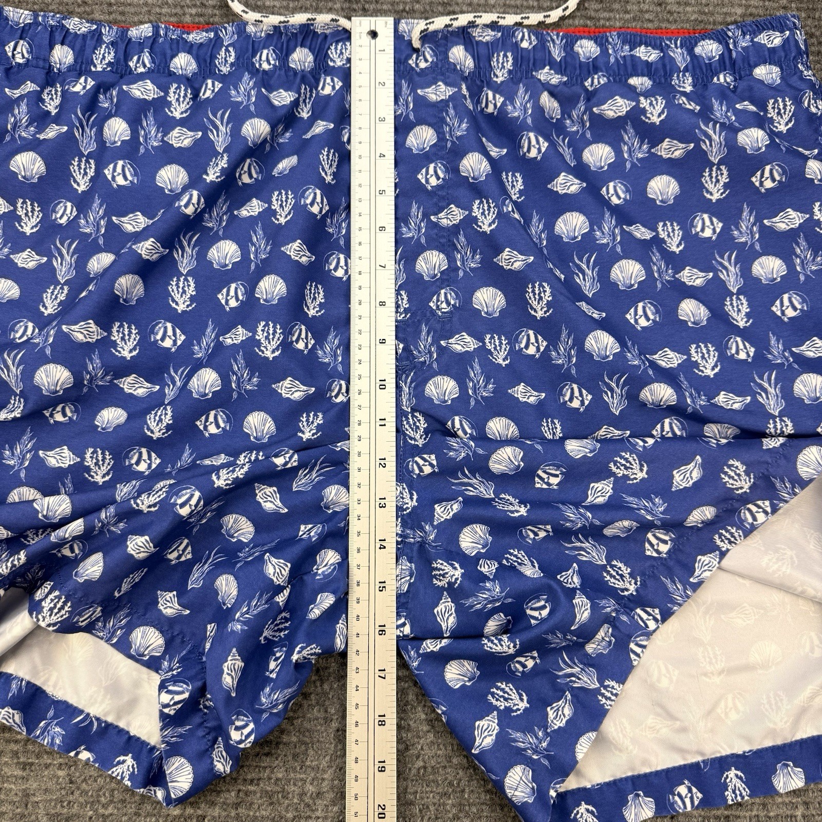Newport Blue Men’s Swim Trunks 2XL Blue Fish Coral Print Mesh Lined Shorts