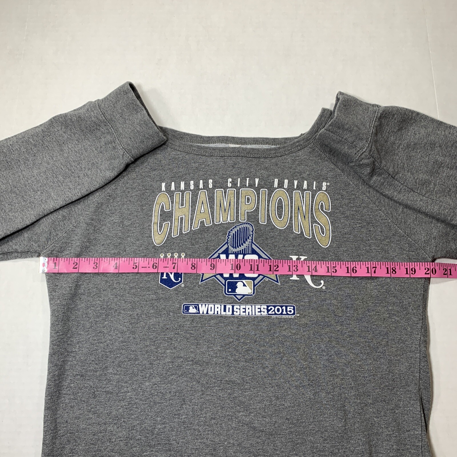 Kansas City Royals 2015 World Series Champions Sweatshirt Women’s Size Large