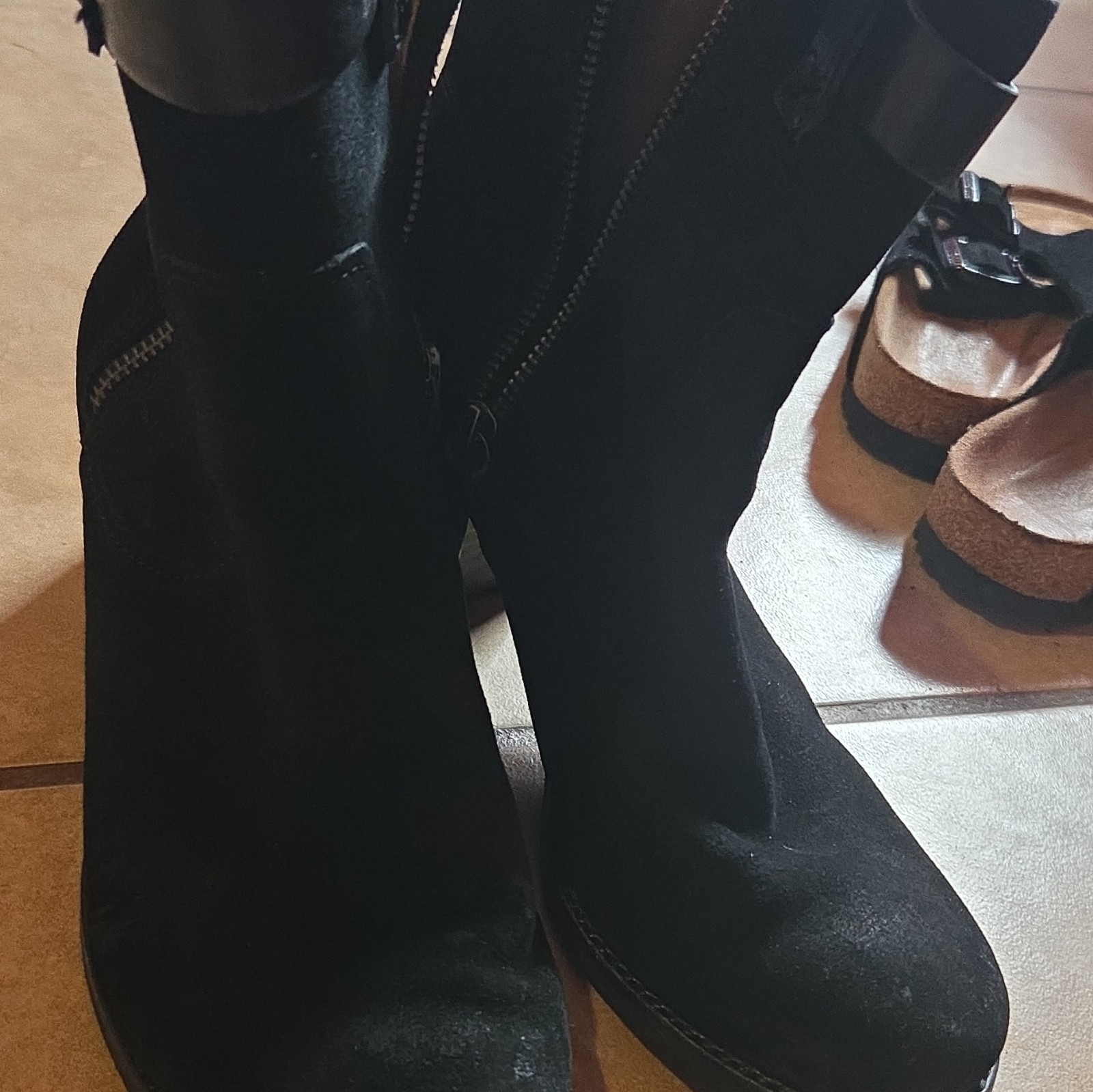 Trask Women’s 8.5 Black Suede Ankle Bootie Round Toe Side Zip Lug Sole