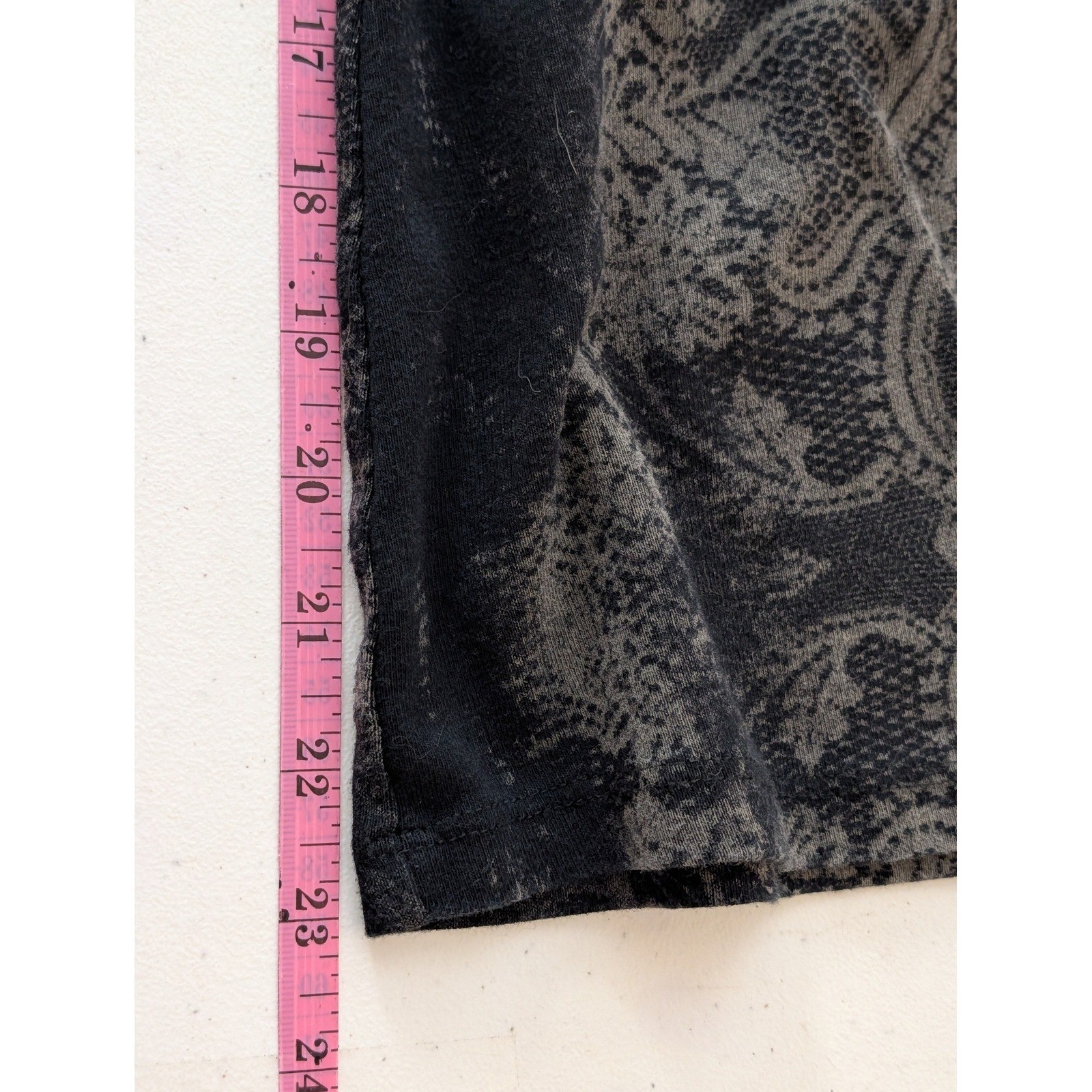 Vanilla Sugar Embellished Graphic Tee Medium Gray Black Floral Scroll Rhinestone