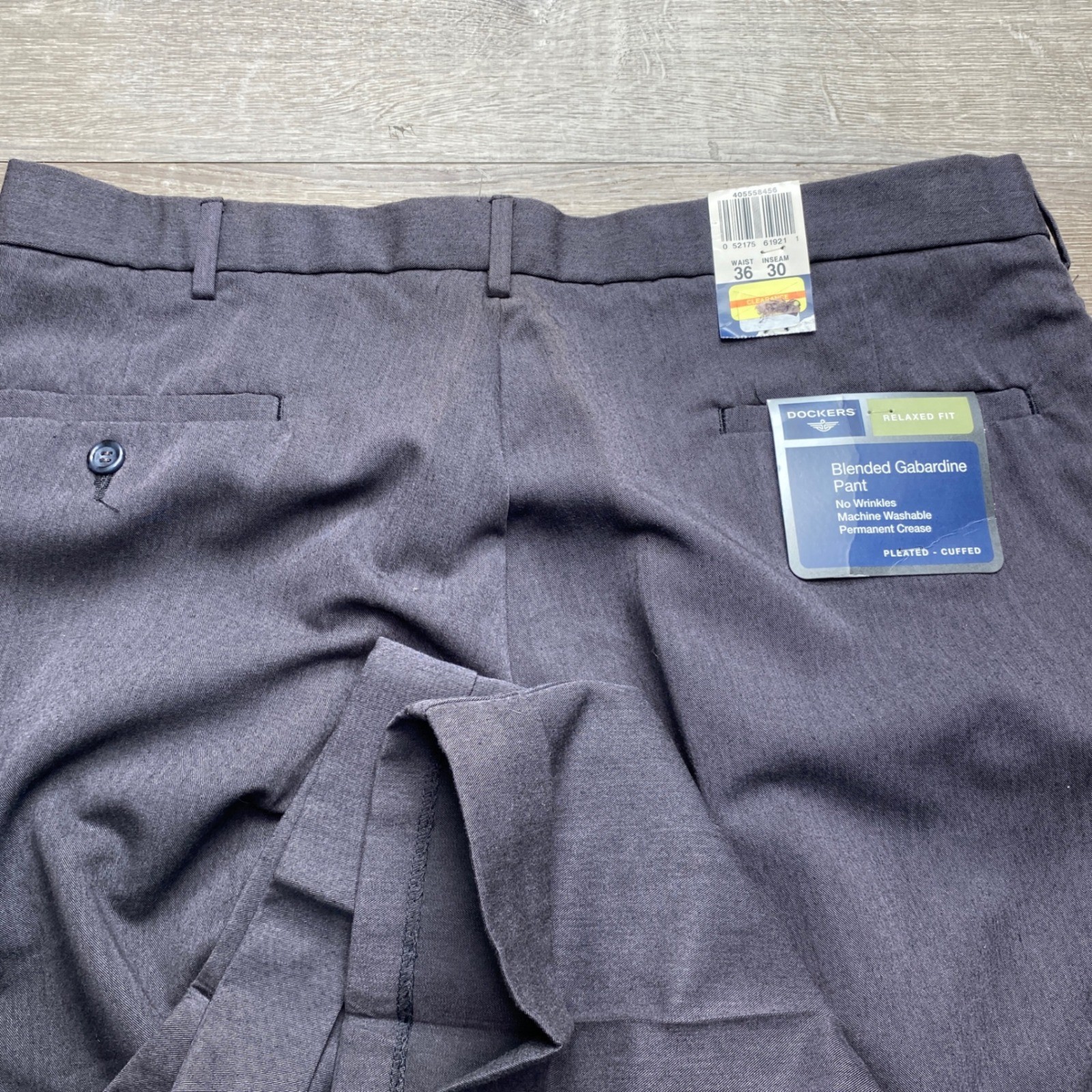 Dockers Mens 36×30 Relaxed Fit Pleated Cuffed Gabardine Pants Grey NEW