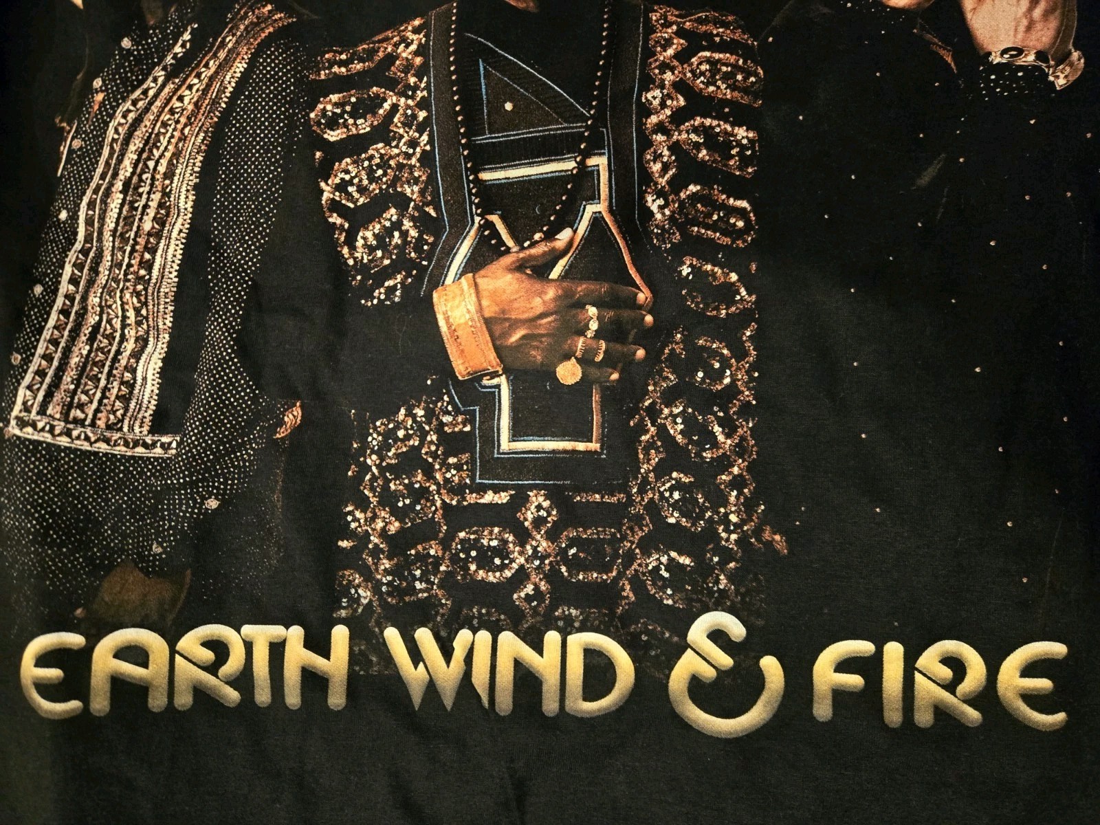 Size Small Earth Wind & Fire Sing A Song All Night Long Tour T Shirt