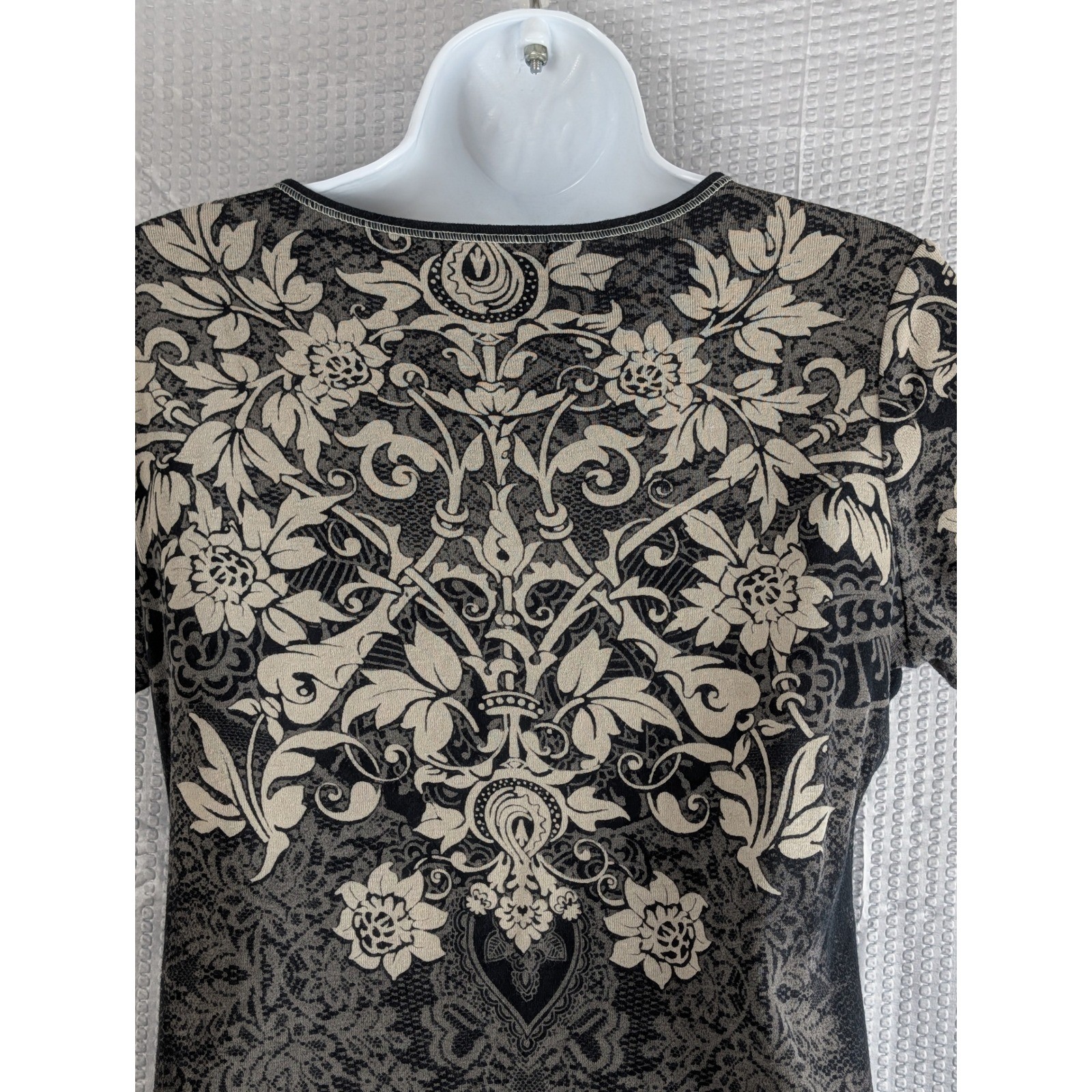 Vanilla Sugar Embellished Graphic Tee Medium Gray Black Floral Scroll Rhinestone