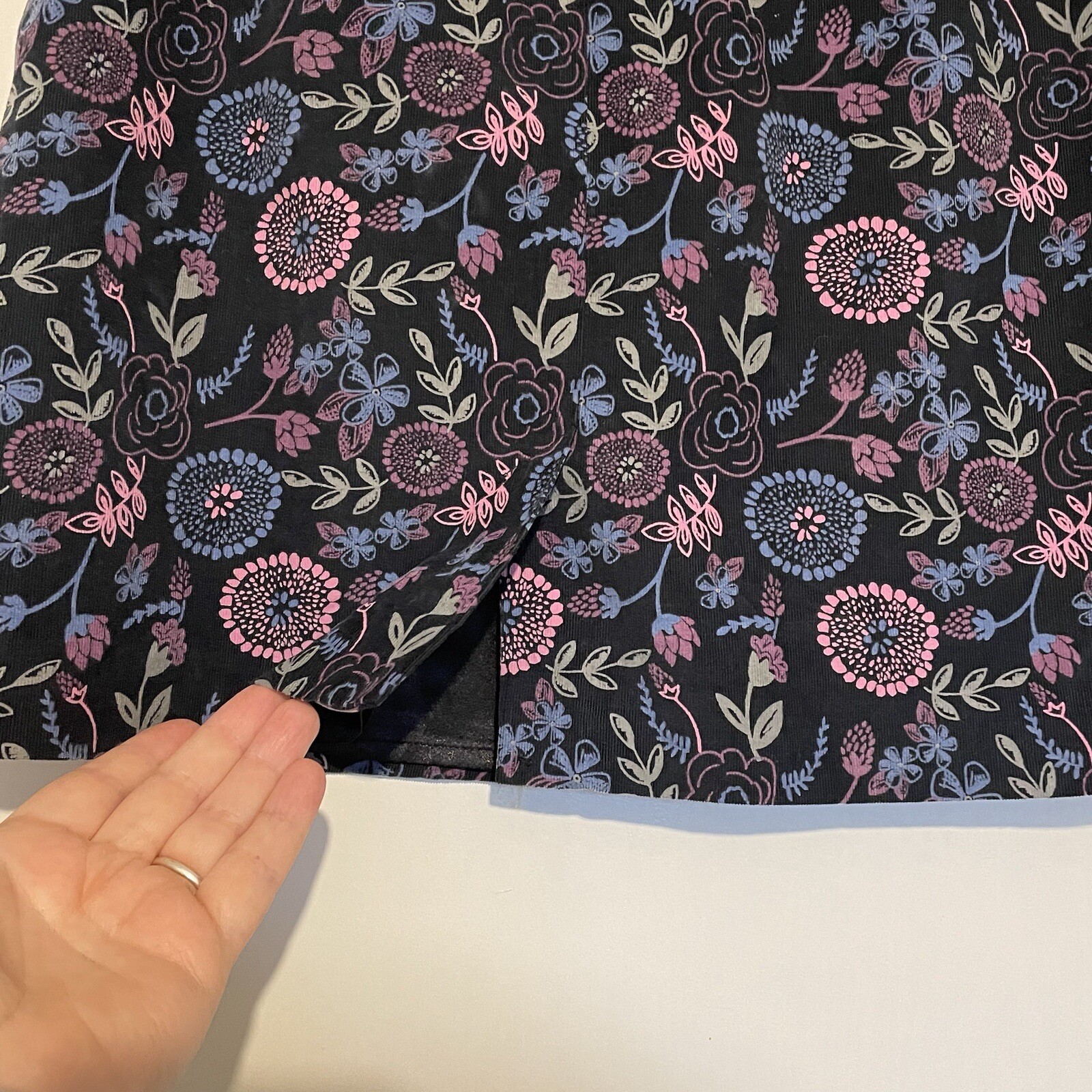 Ness Fine Needlecord Fully Lined Skirt size 8 Charcoal Floral Pink Pockets Vgc