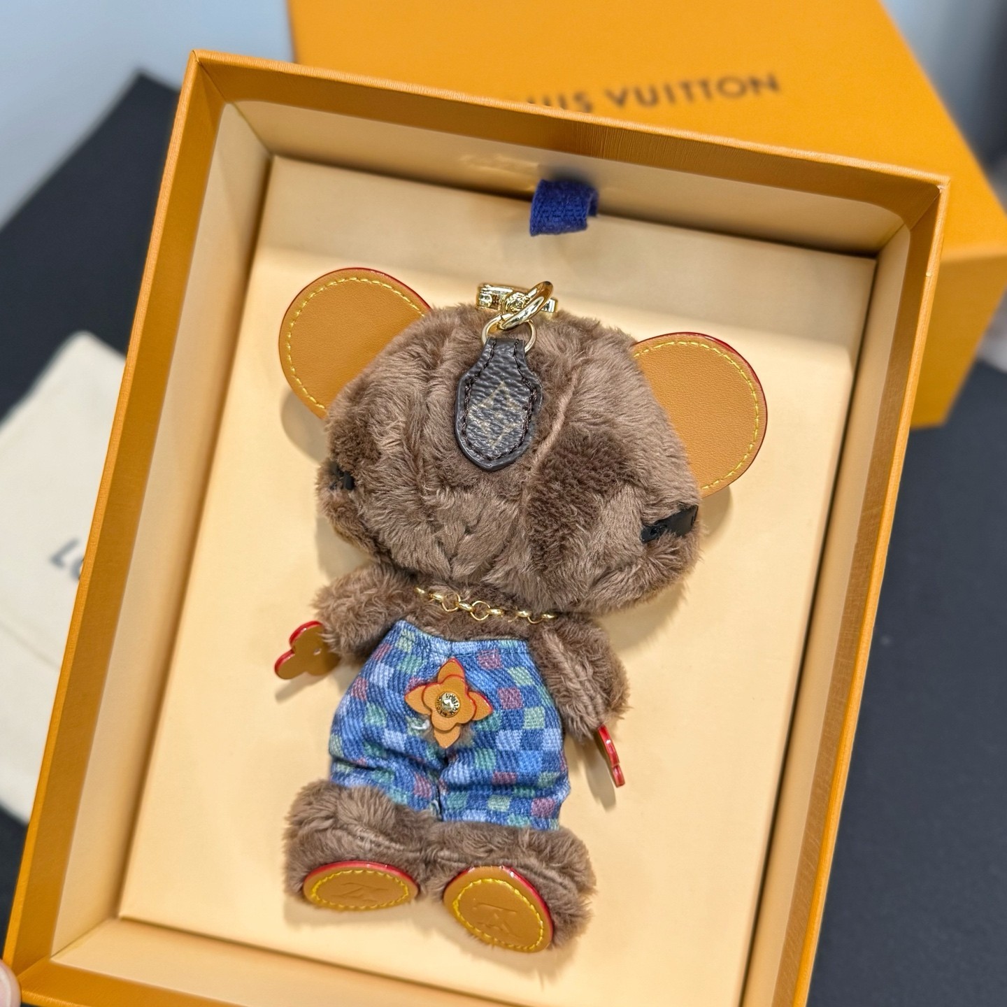 Auth Louis Vuitton Doudou Summer Bear Charm Damier Shorts Sunglasses Keychain