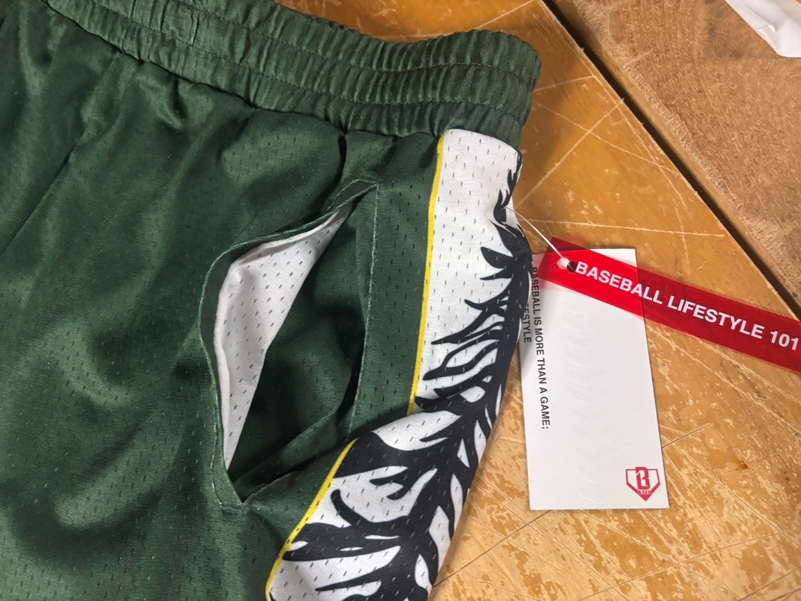 NWT $50 new BASEBALL LIFESTYLE 101 Forest Shorts Green Athletic Mens L Large 34