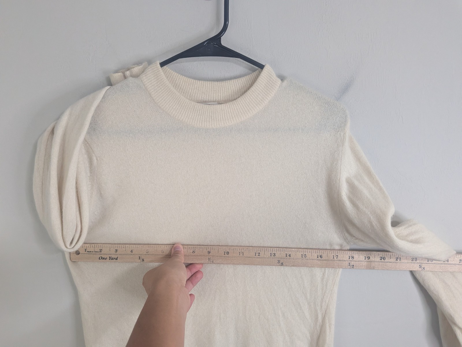 White Of Hawick Sweater Women’s Medium Beige 100% Cashmere Pullover Long Sleeve