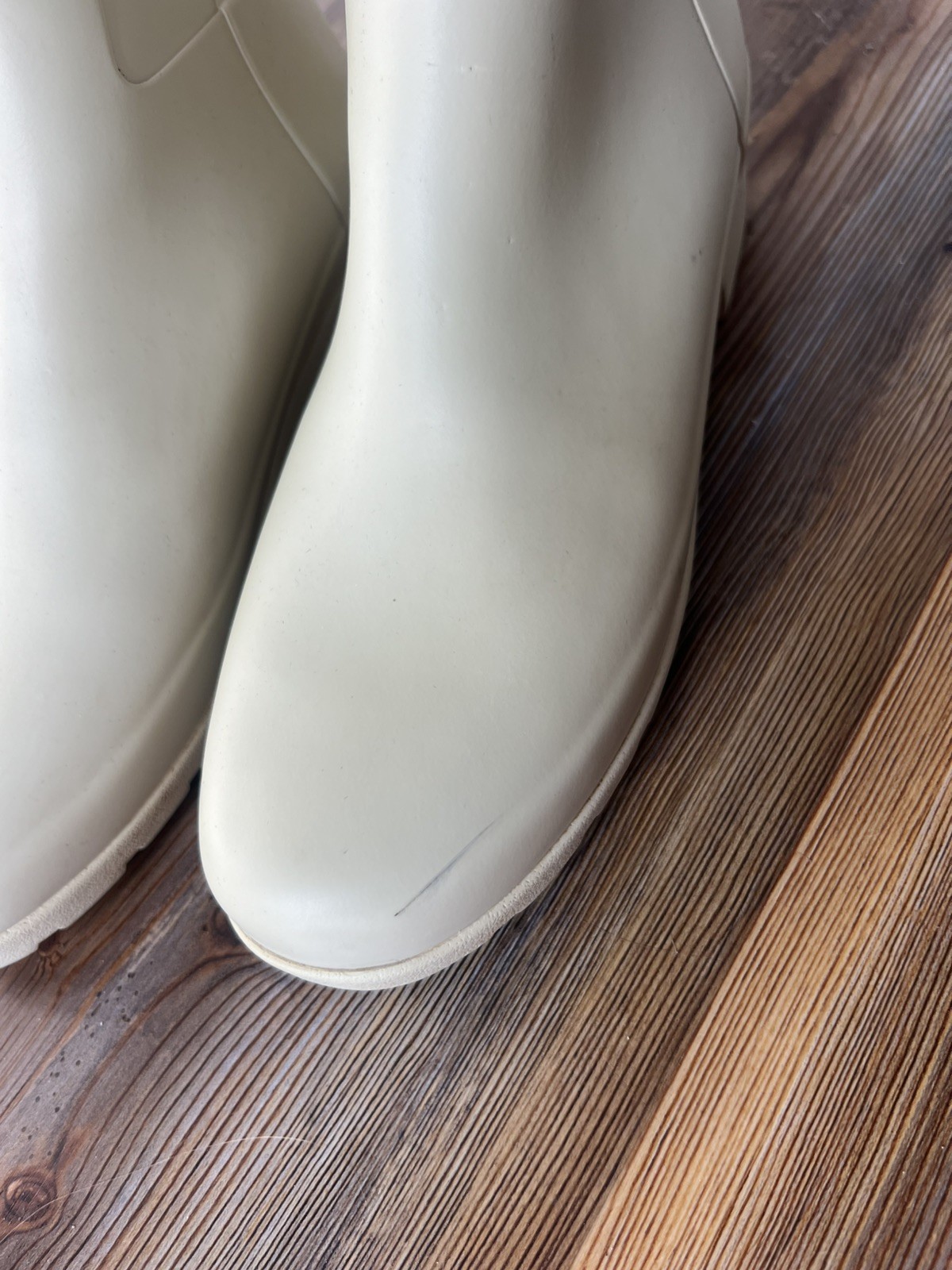 Hunter Women’s White Knee High Waterproof Rubber Rain Boots Buckle Pull On