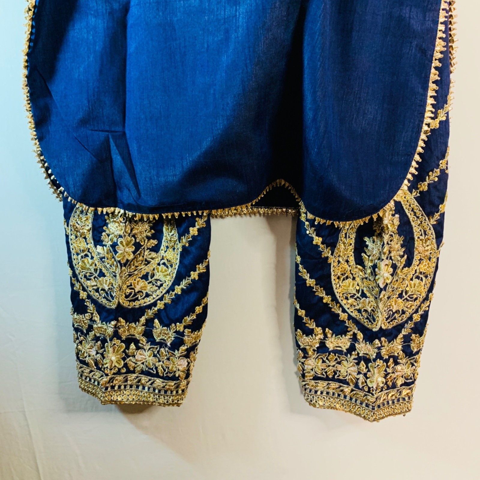Nazila Couture size Small Embroidered Navy Blue Kurta & Salwar Set NWOT