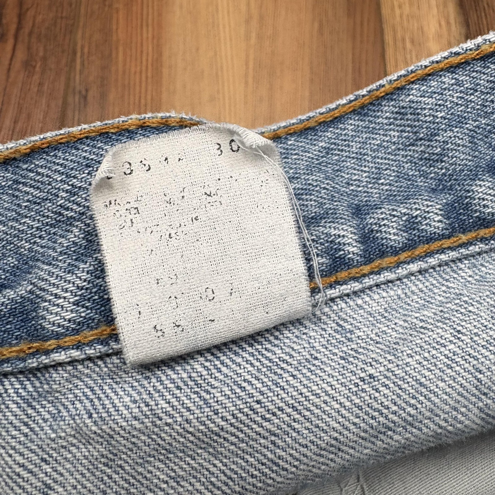 Levis 550 Jeans Mens 34×34 Light Wash Blue Denim Relaxed Fit Tapered Leg Zip Fly
