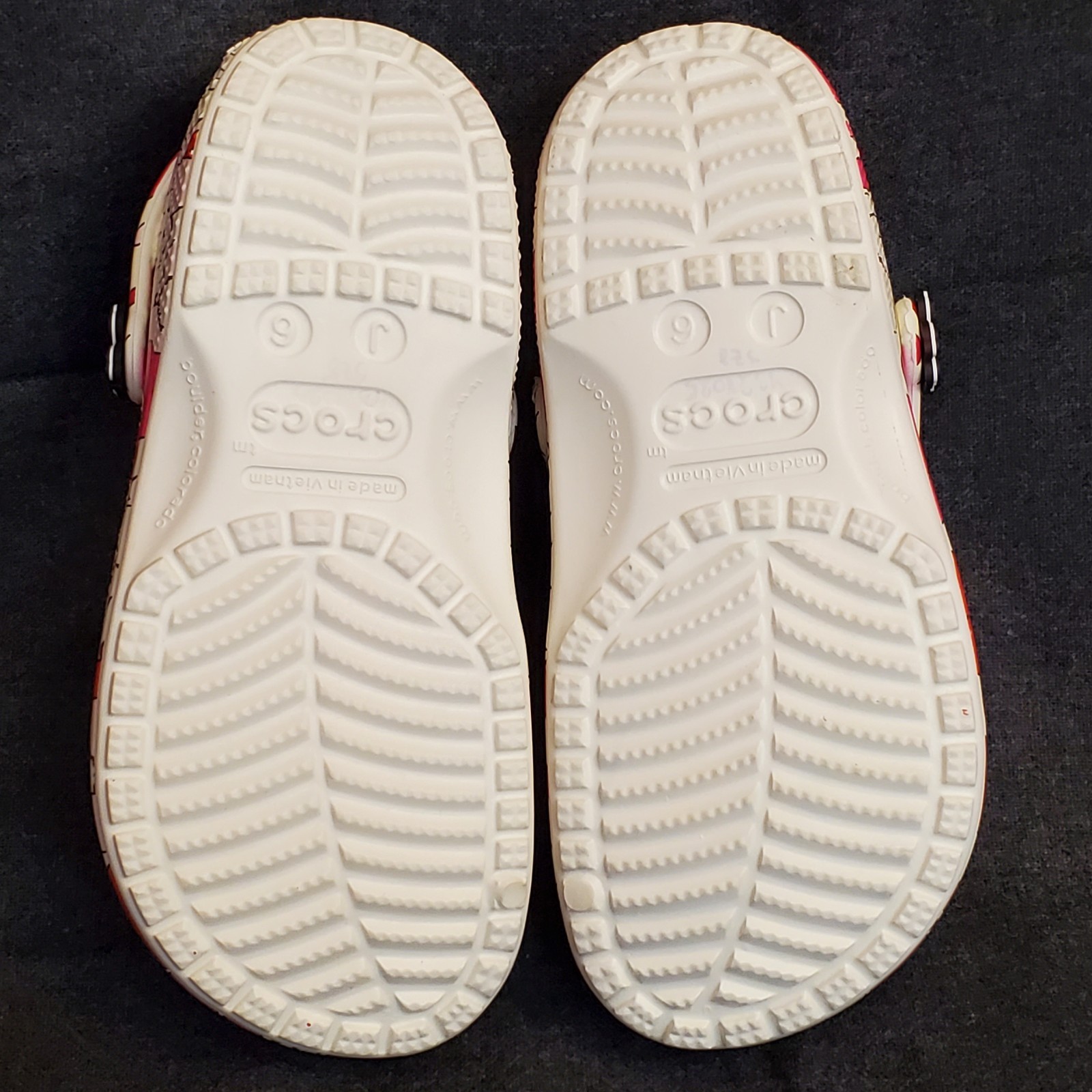 Crocs x Marimekko Unikko Classic Slip-On Floral Clogs J6 W 8 M 6 Jibbiz Charms