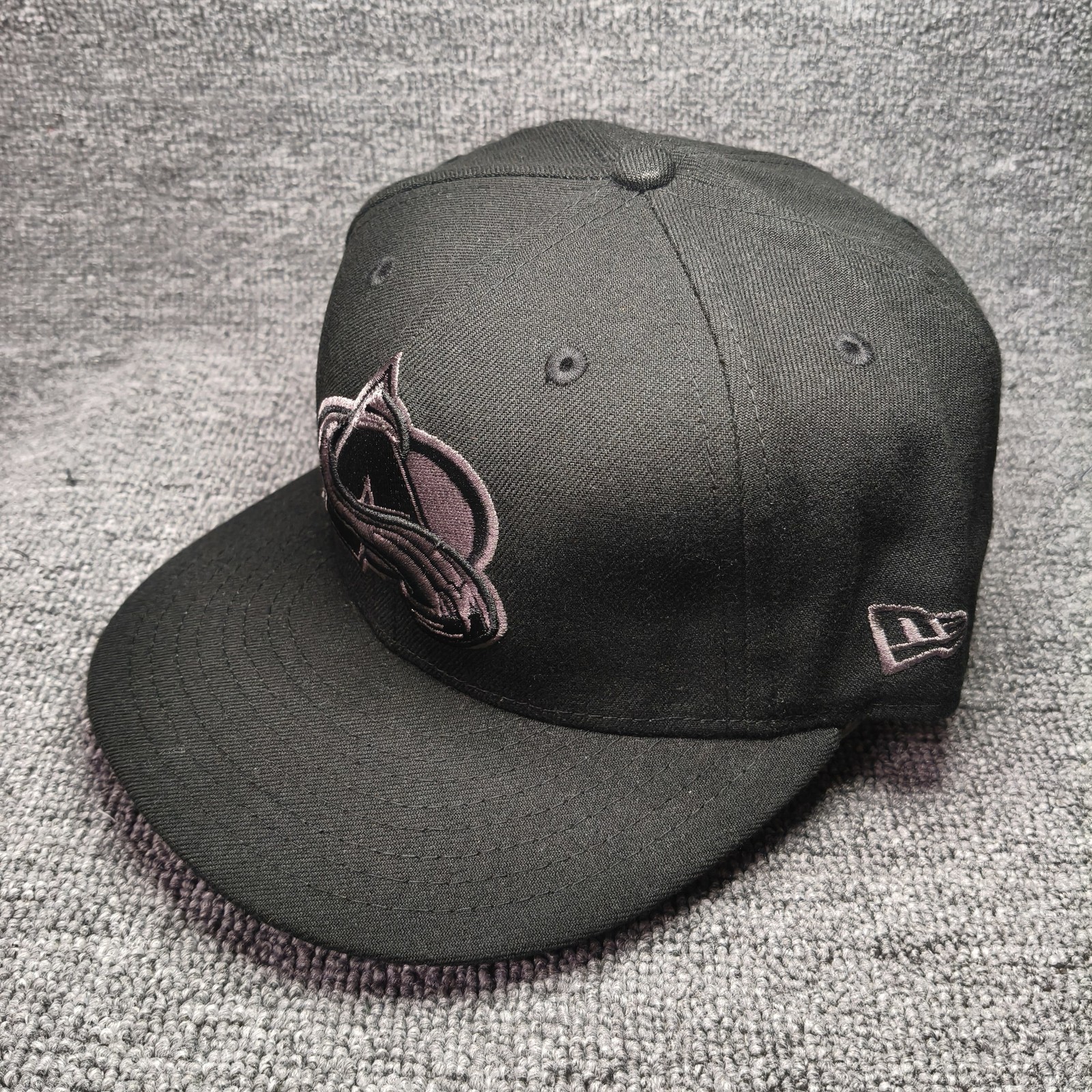 New Era Colorado Avalanche 59FIFTY Fitted Black 7 1 4 NHL Cap