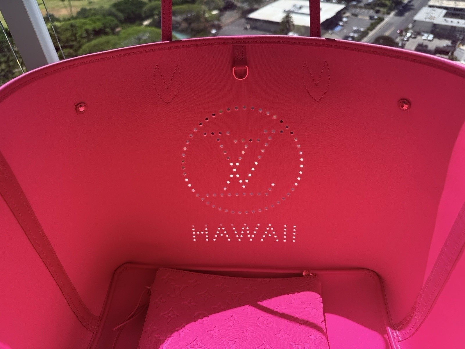 Louis Vuitton Hawaii Neverfull GM Monogram Hot Pink Shoulder Bag Tote LTD Maui