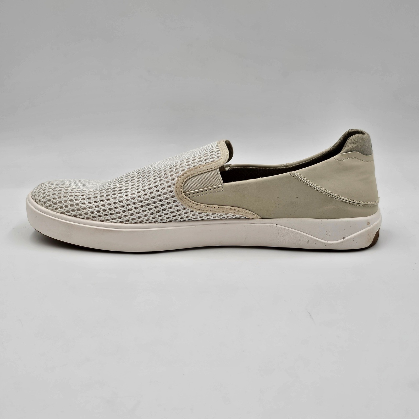 OluKai Lae’ahi Men’s Slip On Mesh Sneakers Bone Pavement 10443-1919 Size 12