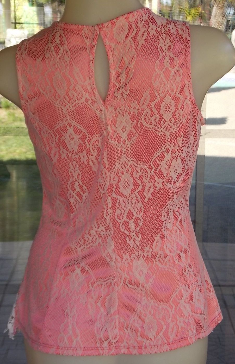 Macrame Hem Lace Overlay Keyhole Back Sleeveless Shirt Sz. S 36″ Bust