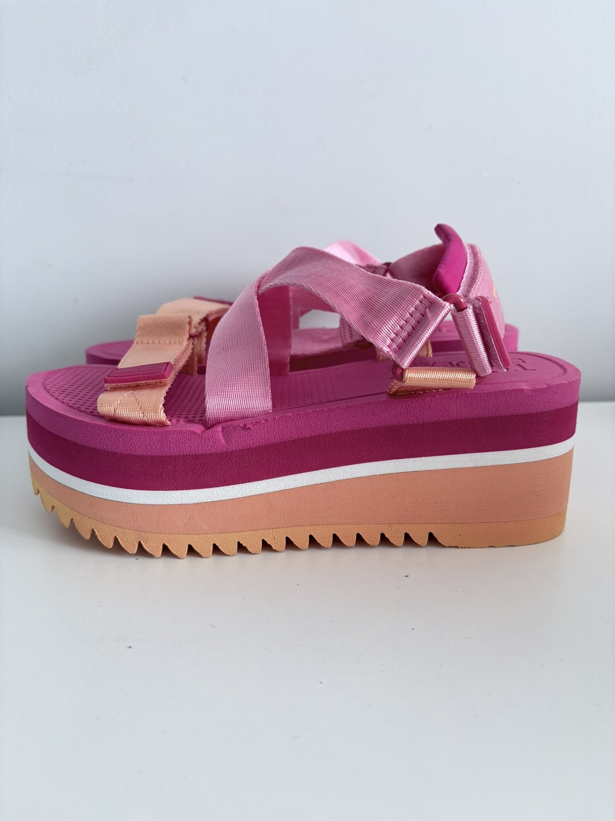 Tommy Hilfiger Pop Color Flatform Sandal – pink sandals, size 37