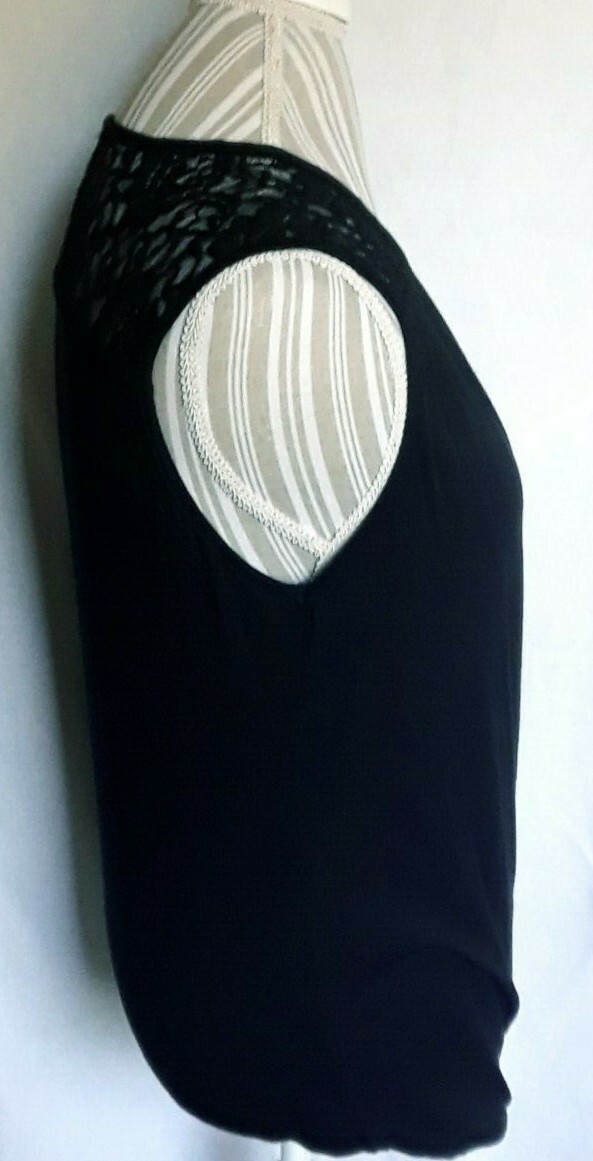 TA1-18 Free Kisses woman’s black sleeveless top size XL, new with tags soft lace