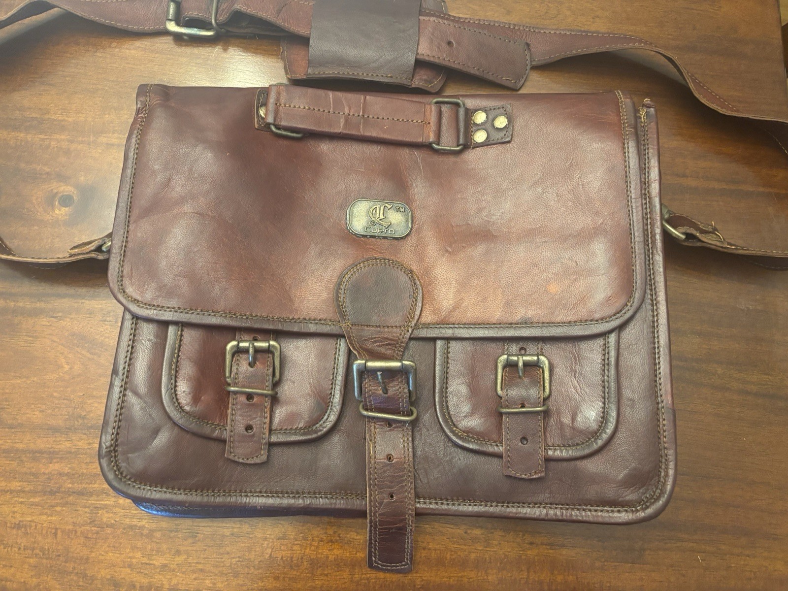 Cuero Brown Men’s Laptop Messenger Bag Buckle/Zip, Crossbody Strap, Pockets