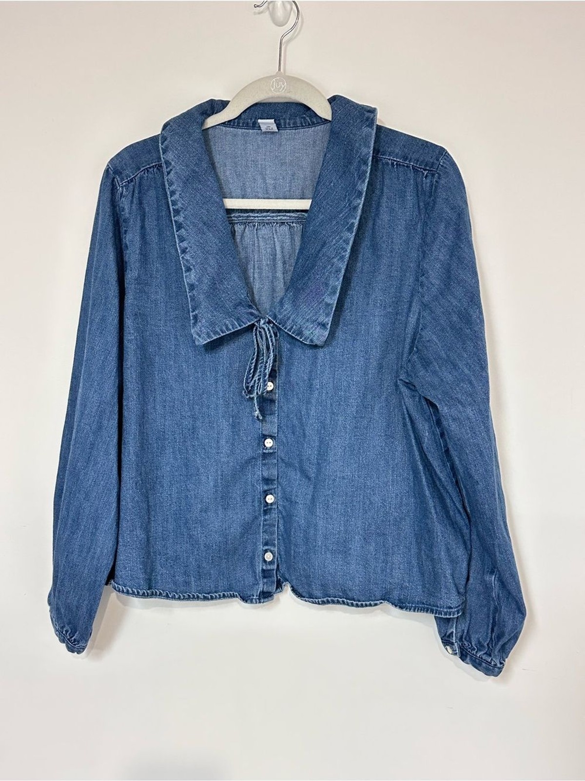 Old Navy Light Blue Chambray Denim Peter Pan Tie-Neck Button Front Blouse Large